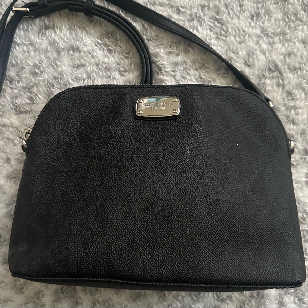 Michael Kors Cindy LG Dome Crossbody Handbag